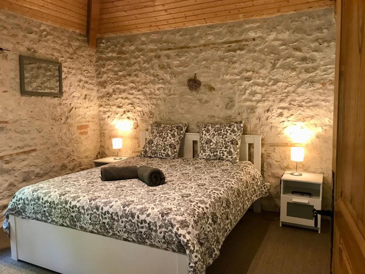 Gite De Charme Avec Piscine Montpezat-de-Quercy Exterior foto